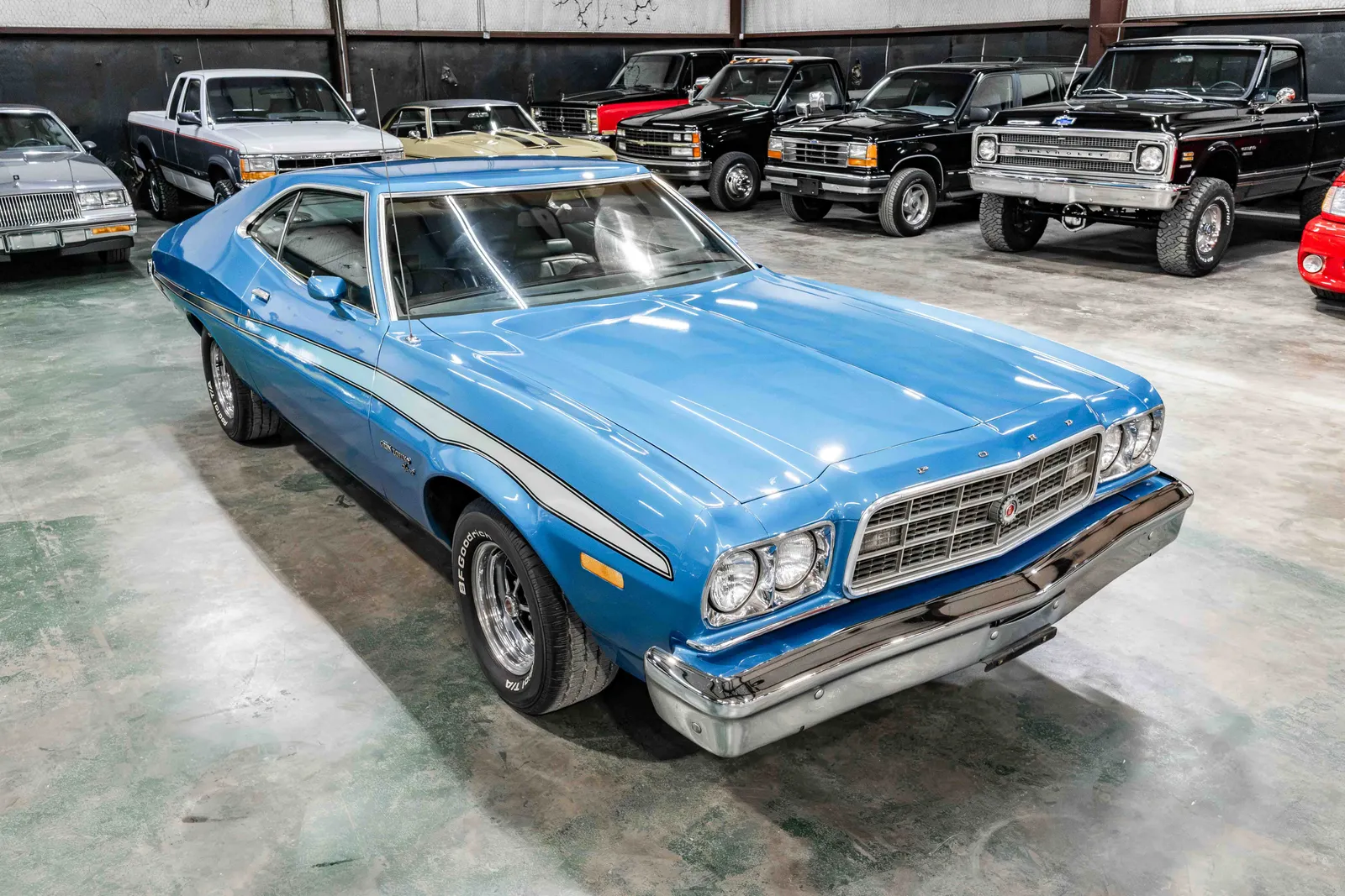 1973-Ford-Torino-Blue Glow Poly-331388-39.jpg